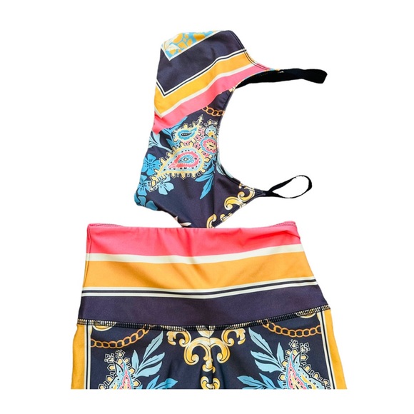 NWOT Free People Movement Onzie Paisley Legging and Top 2 Piece Set Size Medium - Picture 5 of 5